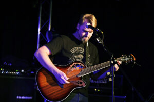 589506086 837497489001645 4818437322948872387 N